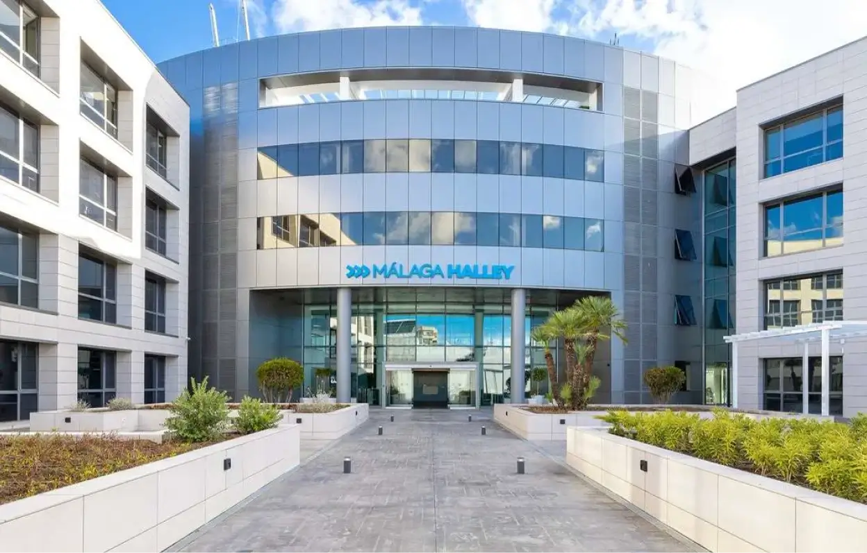 Málaga Halley — Málaga